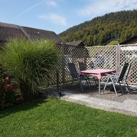 Gaestehaus Metzler Lägenhet Bizau