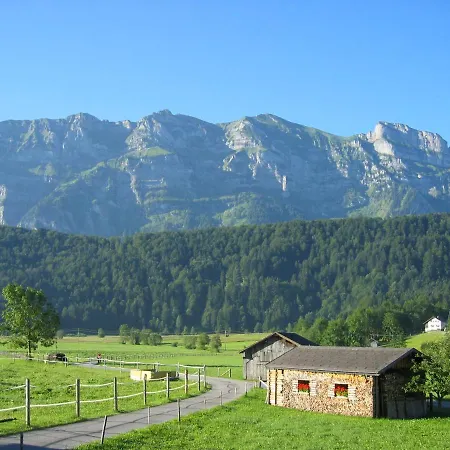 Gaestehaus Metzler Lägenhet Bizau